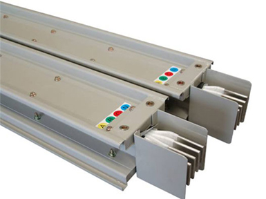 电缆桥架和管道的平行架设